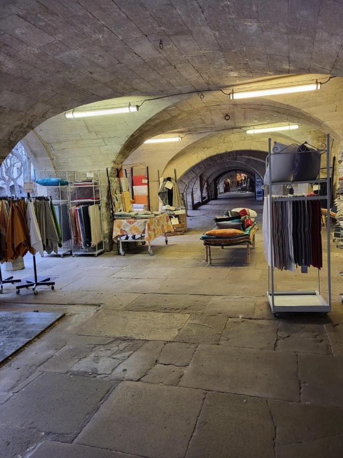 Uzes, Au Coeur Du Centre Medieval Le Logis Du Consul Un Bien D'Exception Du Xvieme Siecle Extérieur photo